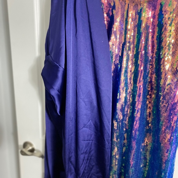 Dress - Picture 4 of 4